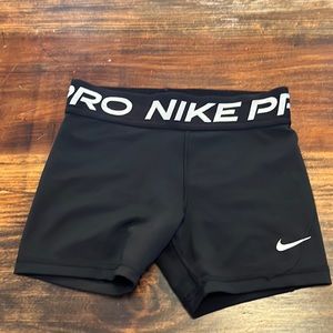 Nike Pro girls Medium